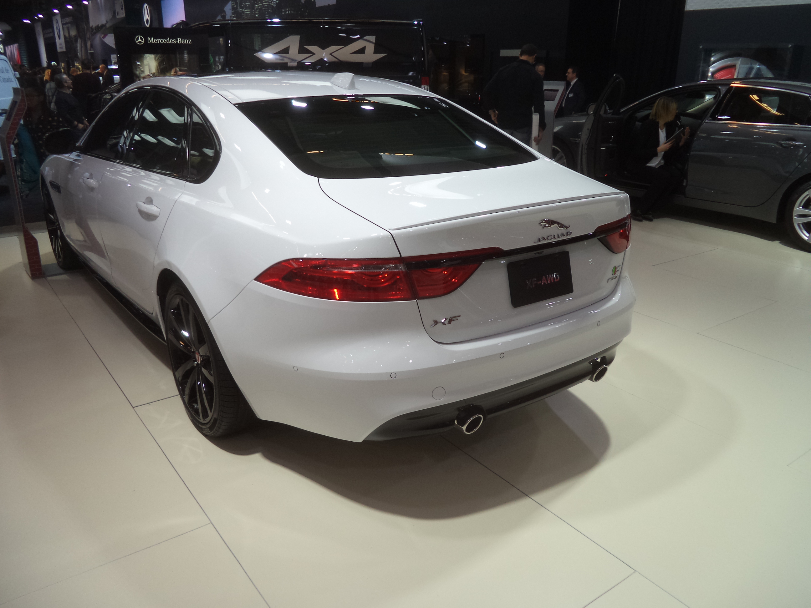 Jaguar XF 2014 белый перламутр