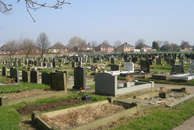 File:Knottingley Cemetery - Womersley Road - geograph.org.uk - 1214927.jpg