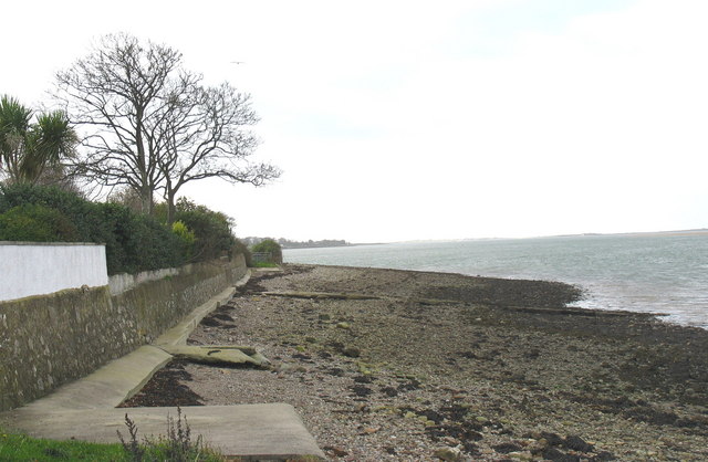 File:Looking West along the Menai foreshore from Waterloo Port - geograph.org.uk - 278669.jpg