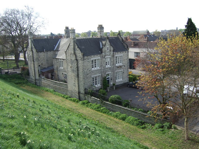 File:Manor Hotel, York - geograph.org.uk - 407788.jpg