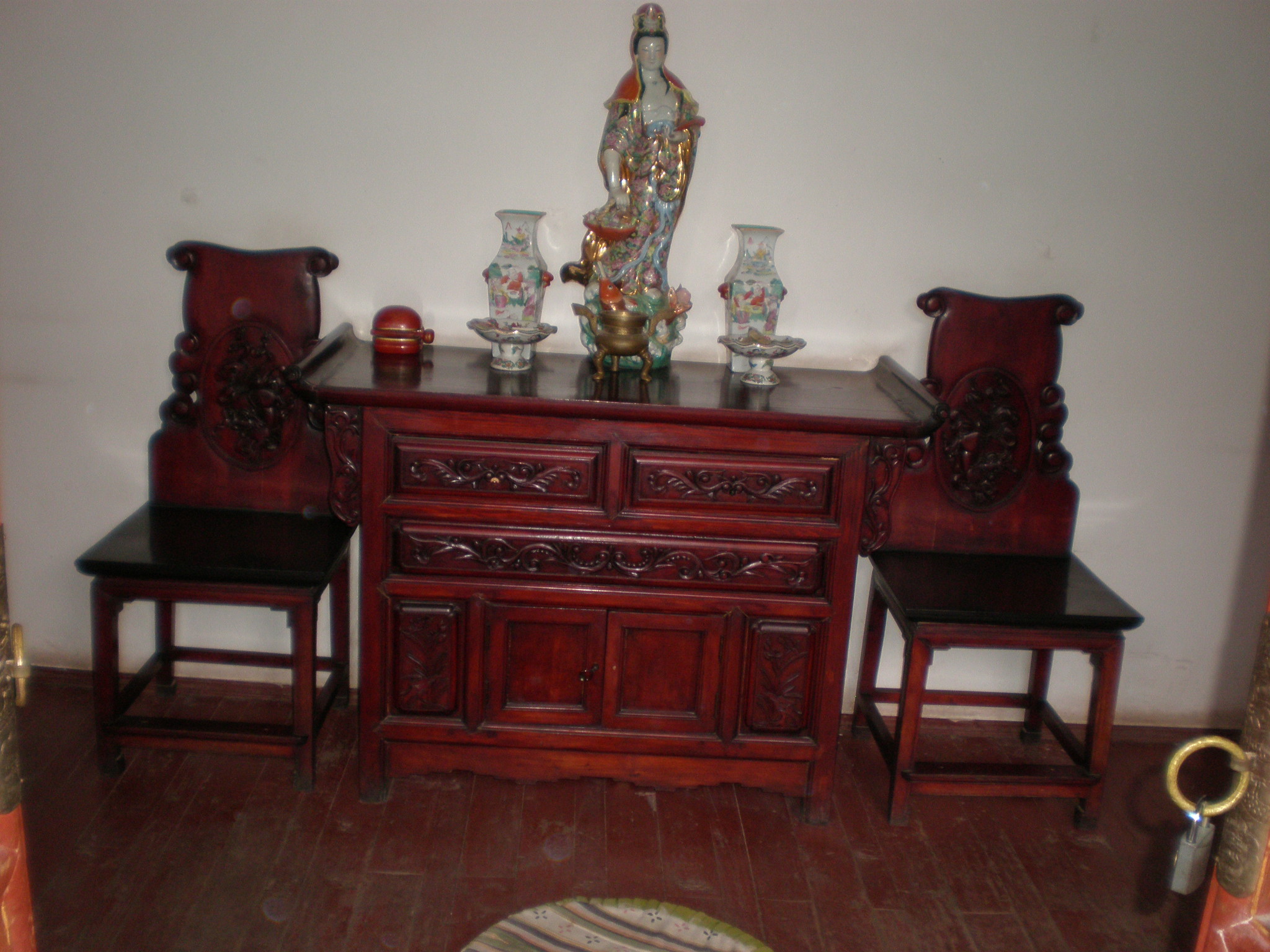 File Mu Mansion Buddhist Altar Jpg Wikimedia Commons