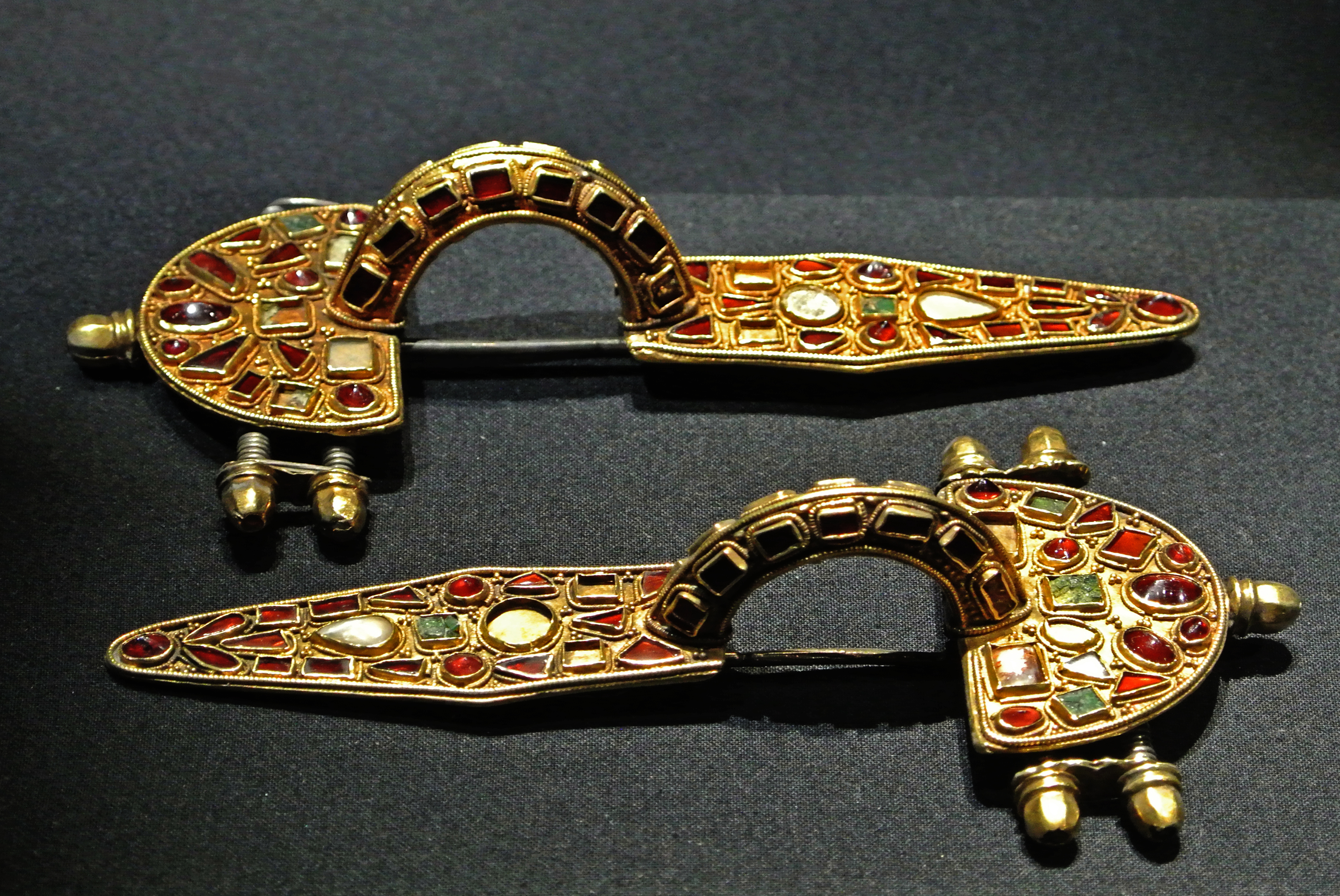 medieval jewelry