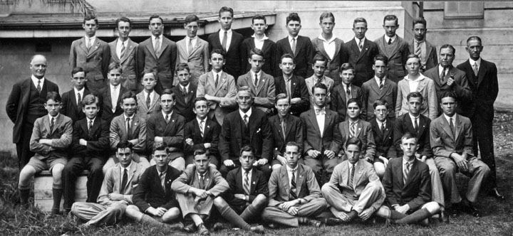 File:Queensland State Archives 3844 Portrait of Group from Brisbane Boys Grammar School on a visit to the Department of Agriculture and Stock 20 May 1932.png