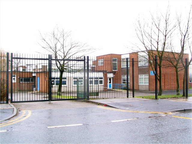 File:Radcliffe Primary School - geograph.org.uk - 93766.jpg
