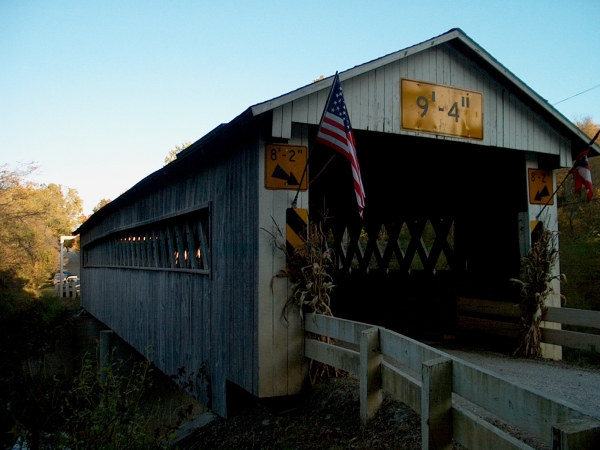 File:Root Road (Ashtabula County, Ohio) Covered Bridge 1.jpg