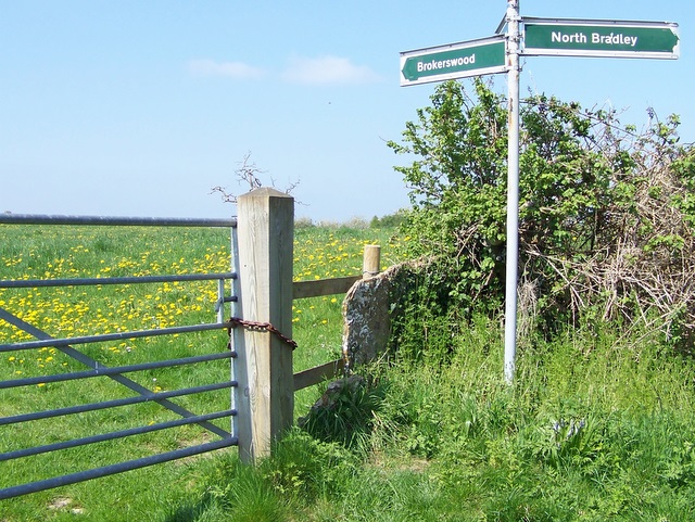 File:Sign, Druce's Farm - geograph.org.uk - 1286213.jpg