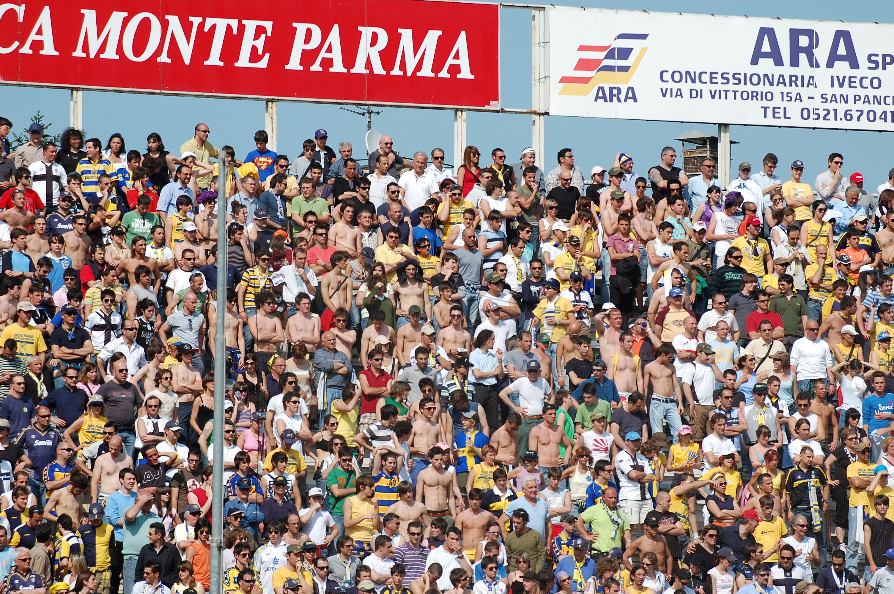 Stadio Ennio Tardini - Wikipedia