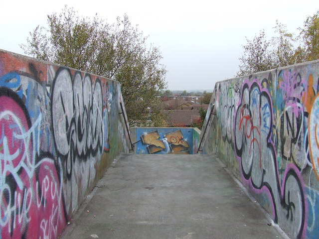 File:The footbridge at the end of Priory Drive. - geograph.org.uk - 598458.jpg