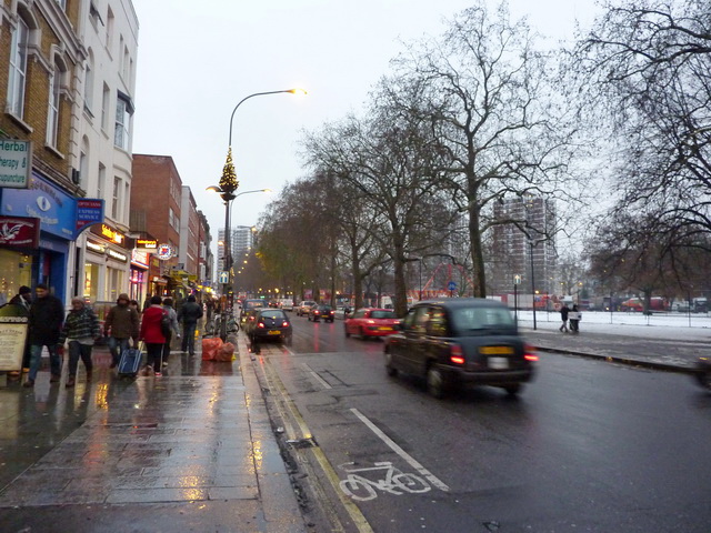 File:Uxbridge Road, Shepherd's Bush - geograph.org.uk - 2214980.jpg