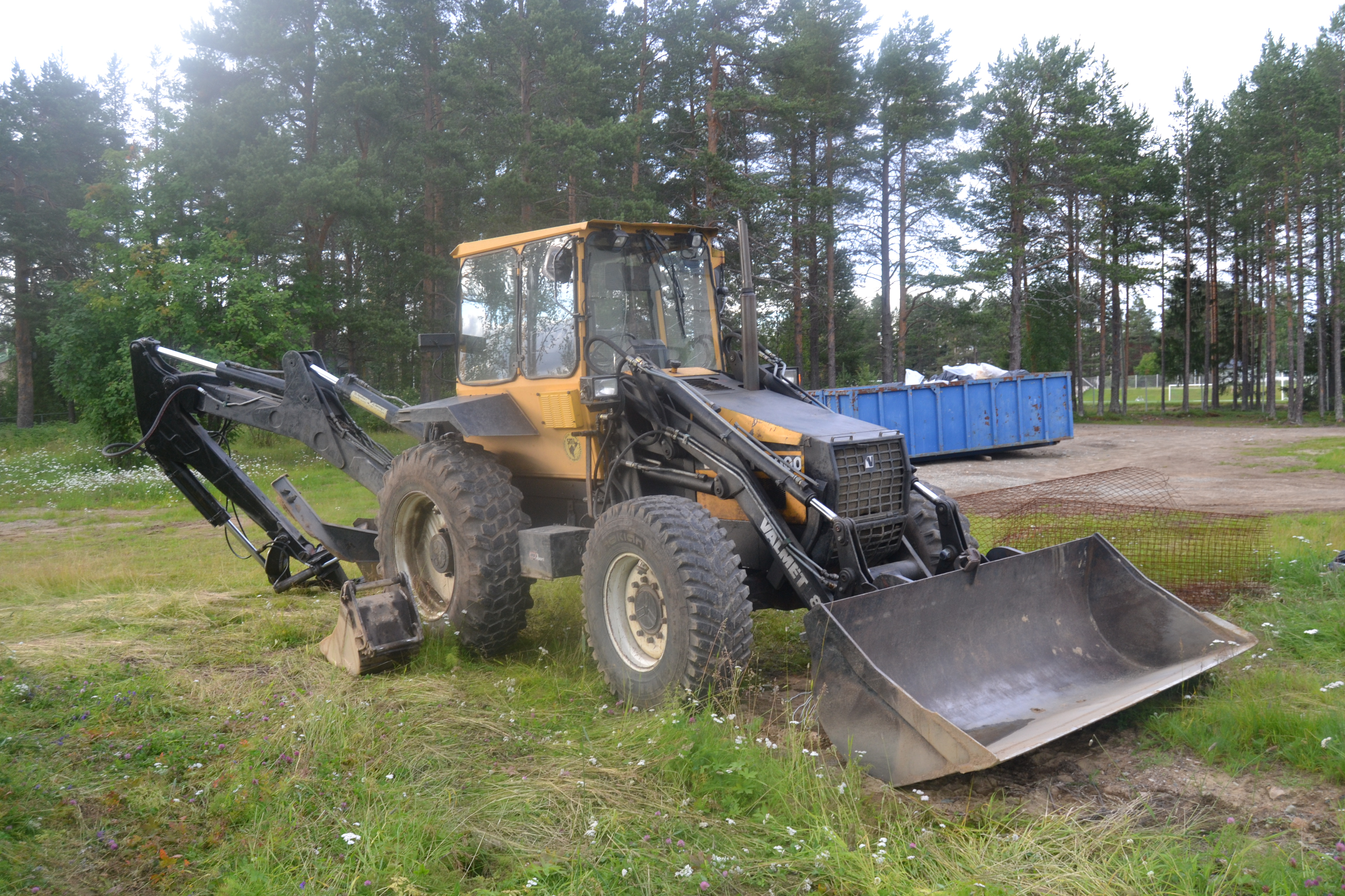 valmet industria  Valmet_8000_backhoe_loader