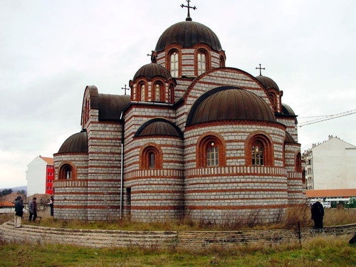 File:Црква Мала Госпојина у центру Обилића.jpg
