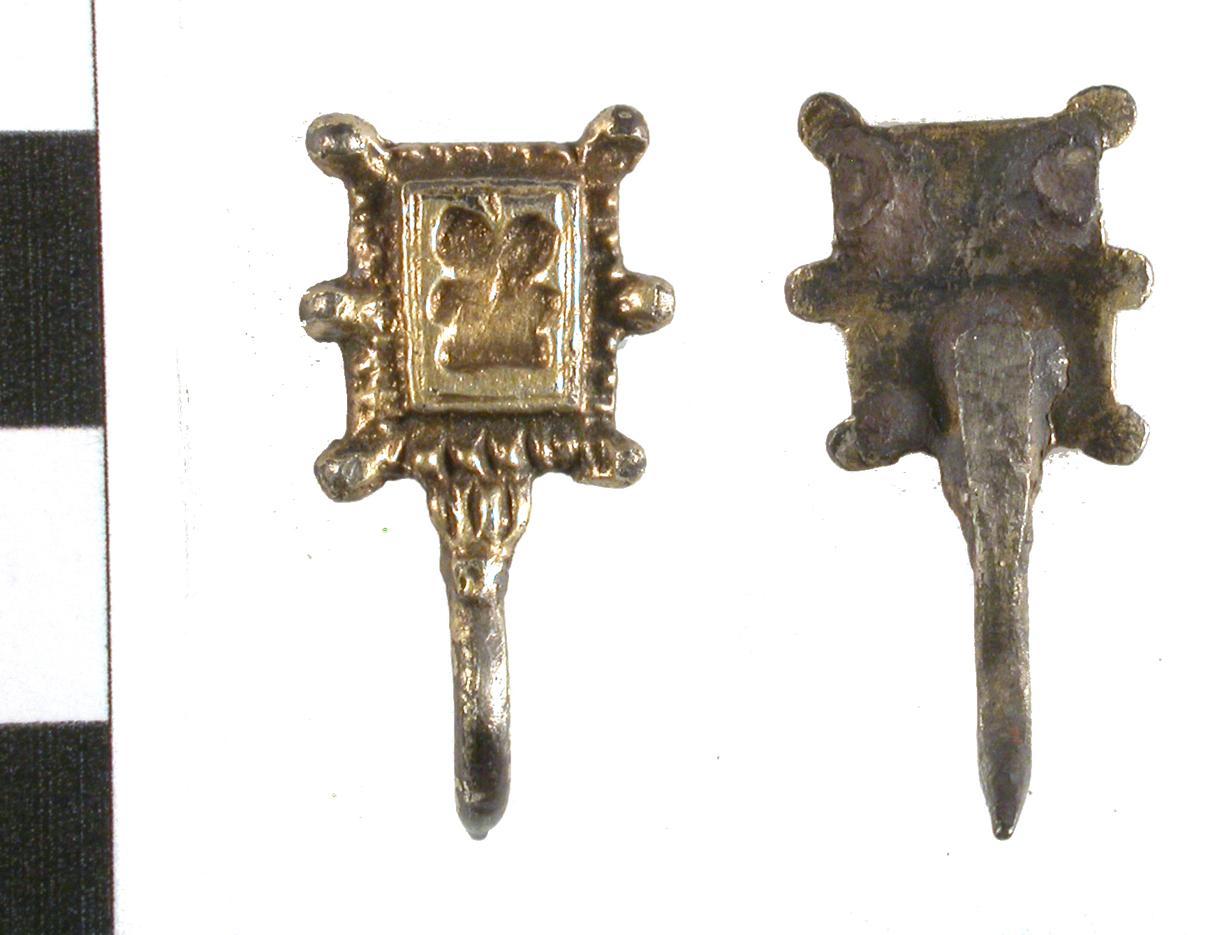 Hooks and eyes: A story of medieval fasteners