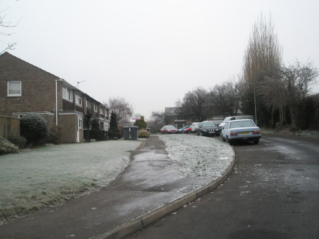 File:A frosty Wendover Road - geograph.org.uk - 1117348.jpg