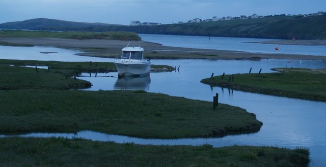 File:Aber Teifi, gyda Gwbert yn y cefndir - Teifi estuary with Gwbert in the background - geograph.org.uk - 899334.jpg