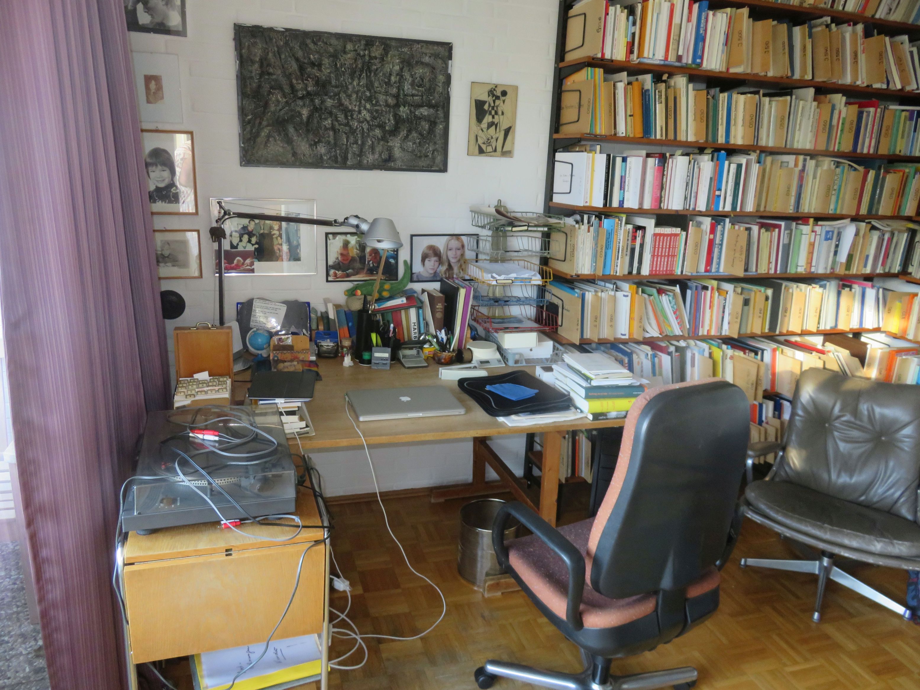 Arbeitszimmer von Schriftsteller Peter Härtling in seinem Wohnhaus in [[Mörfelden-Walldorf