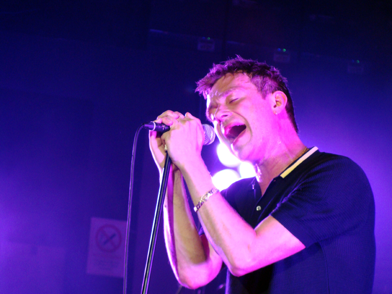 File:Blur Newcastle 2009 Albarn (1).jpg