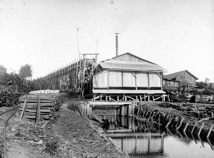 File:COLLECTIE TROPENMUSEUM Pompstation voor levering van werkwater naar S.B.I. Billiton TMnr 10007295.jpg