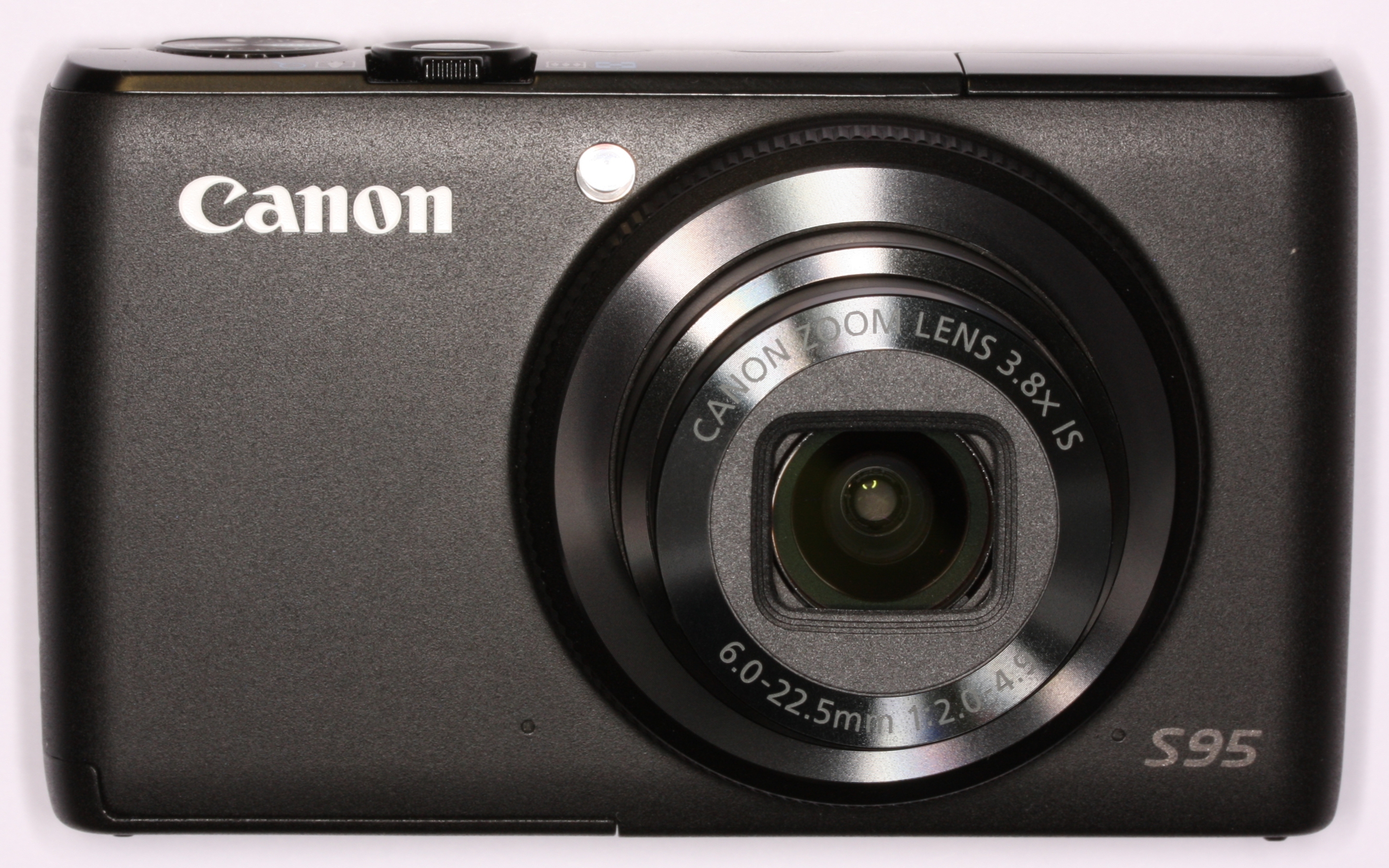 File:Canon PowerShot S95 - powered-front-ar 16to10 PNr°0320.jpg