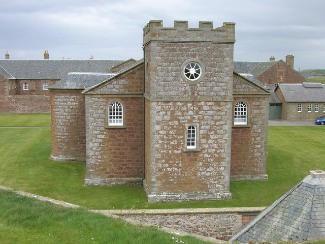 File:Fort George Church - geograph.org.uk - 1275343.jpg