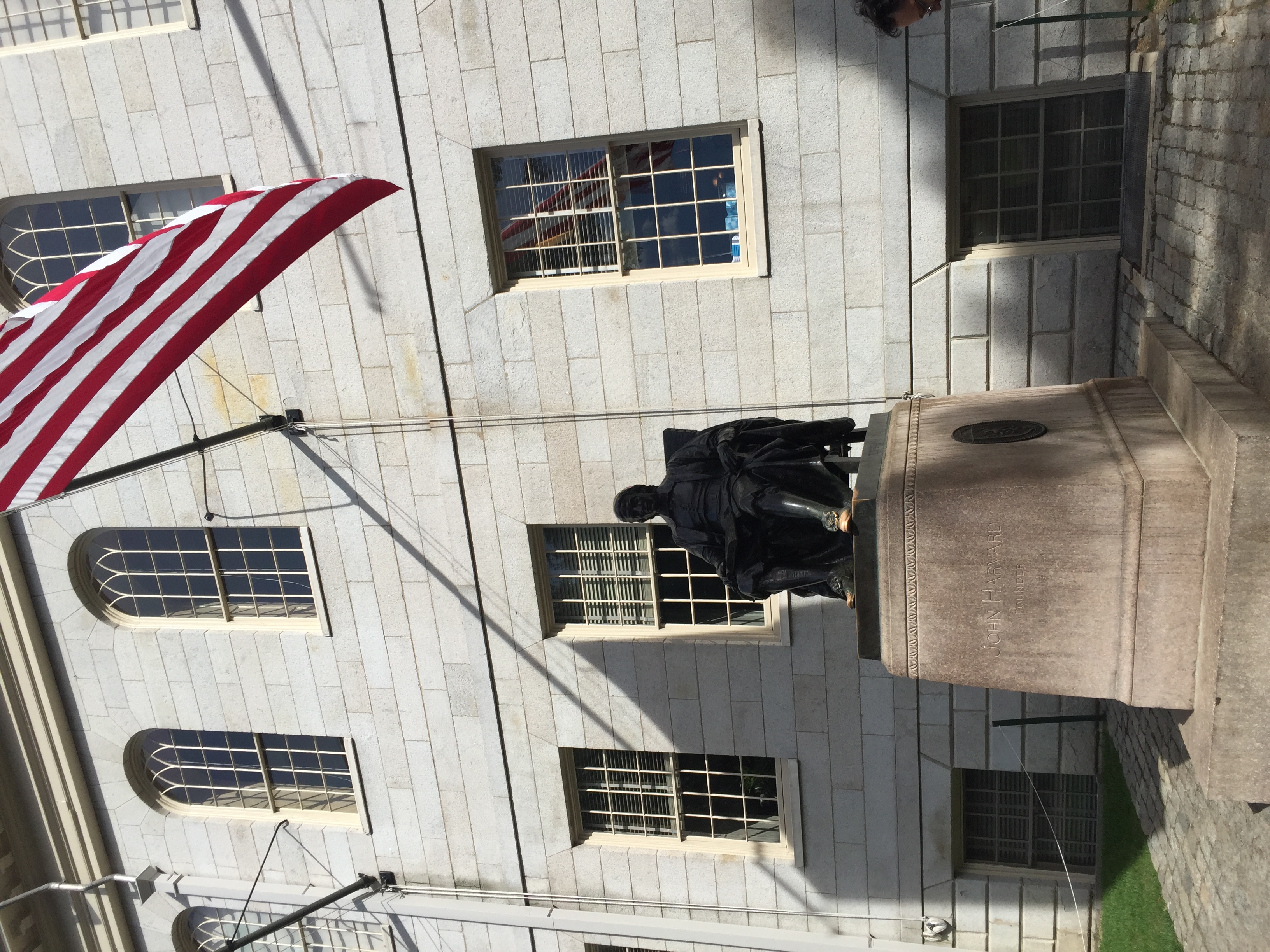 John harvard. John Harvard Statue. John Harvard BRUW House Museum.