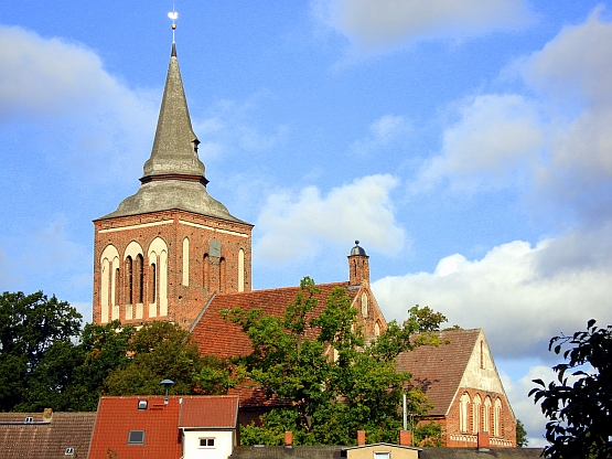 File:Kirche St-Johannis Lassan.jpg