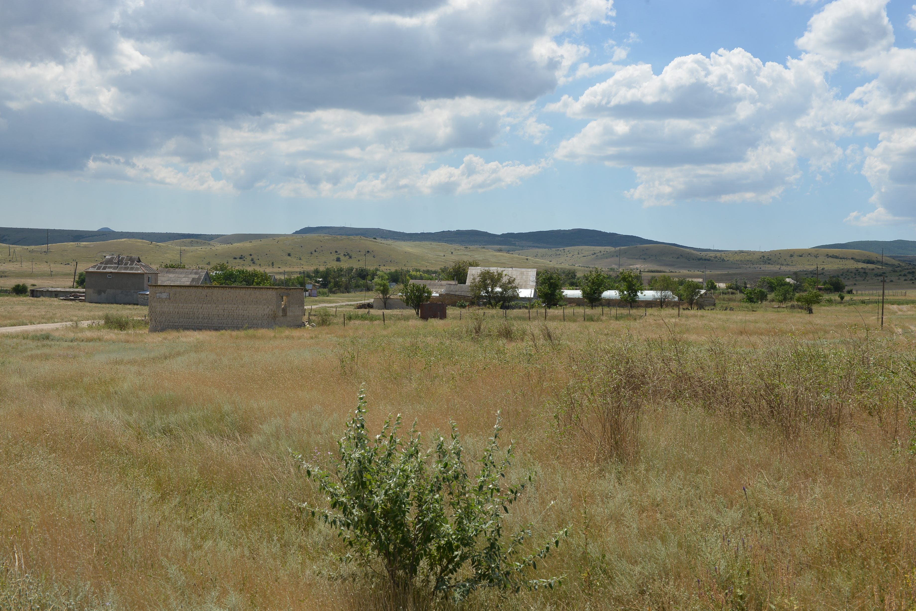 Село первомайское крым. Село ключевое Симферопольский район. Село Добролюбовка Кировский район Крым. Село ключевое Крым Кировский район. Красновка (Симферопольский район).