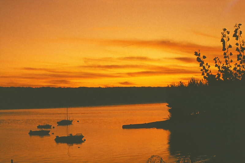 File:Lake Dubasari (1980). (21646755879).jpg