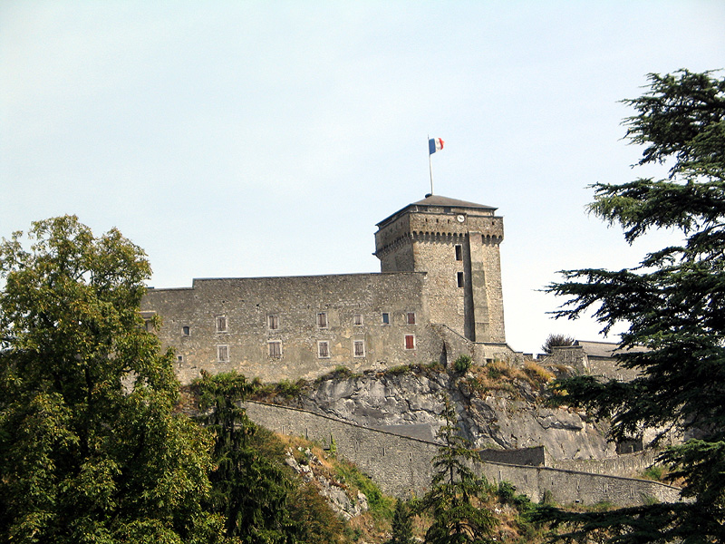 File:Lourdes la citadelle.jpg