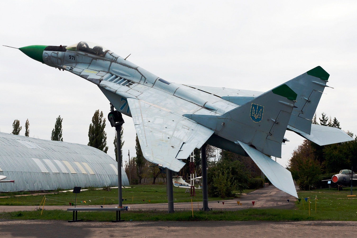 mes derniers achats - Page 5 Mikoyan-Gurevich_MiG-29_Fulcrum%2C_Ukraine_-_Air_Force_JP7250439