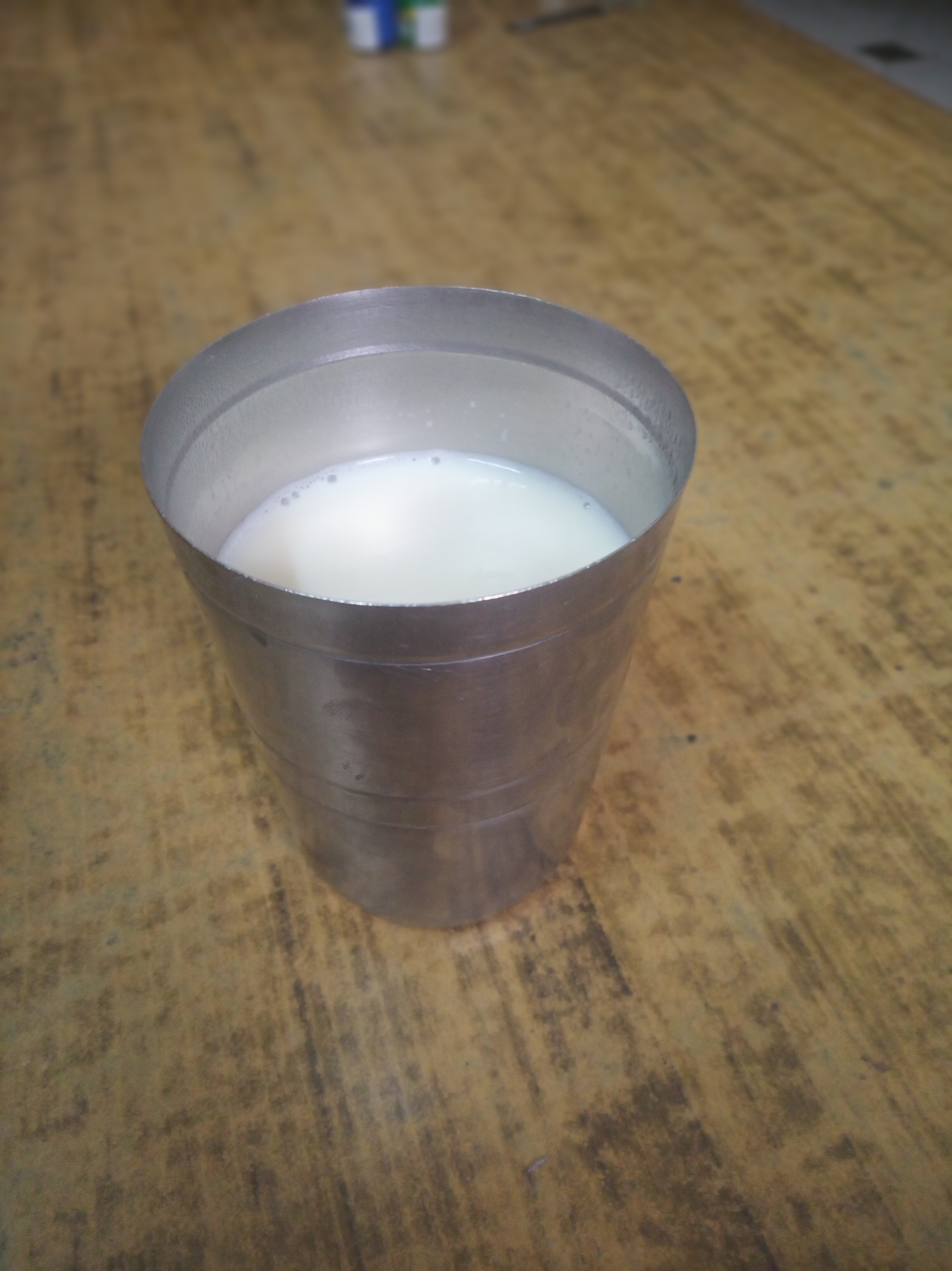File:Glass of milk.jpg - Wikimedia Commons