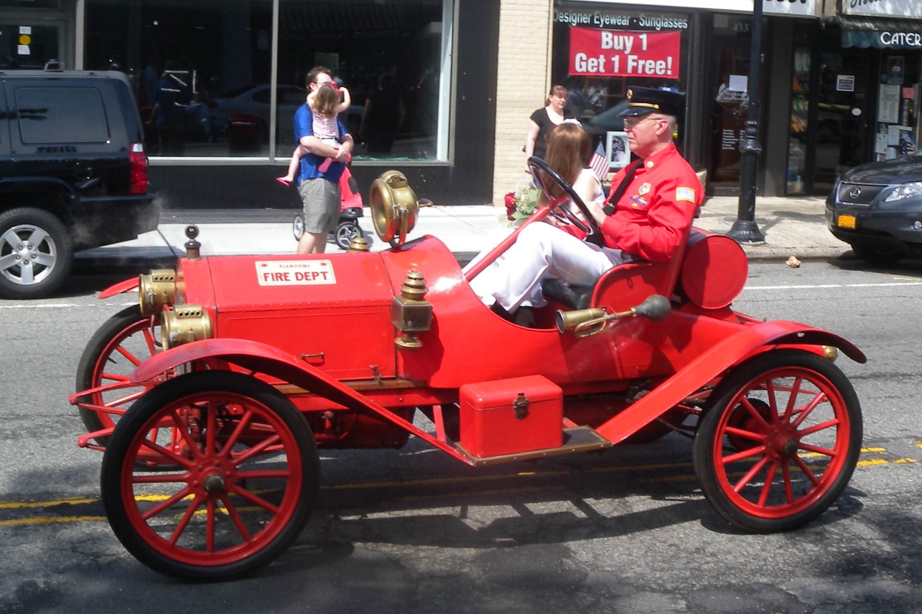 File:Plandome FD old red car jeh.jpg  Wikimedia Commons