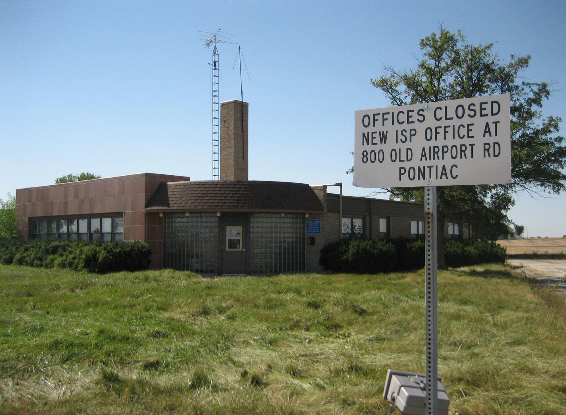 Photo of Illinois State Police Office