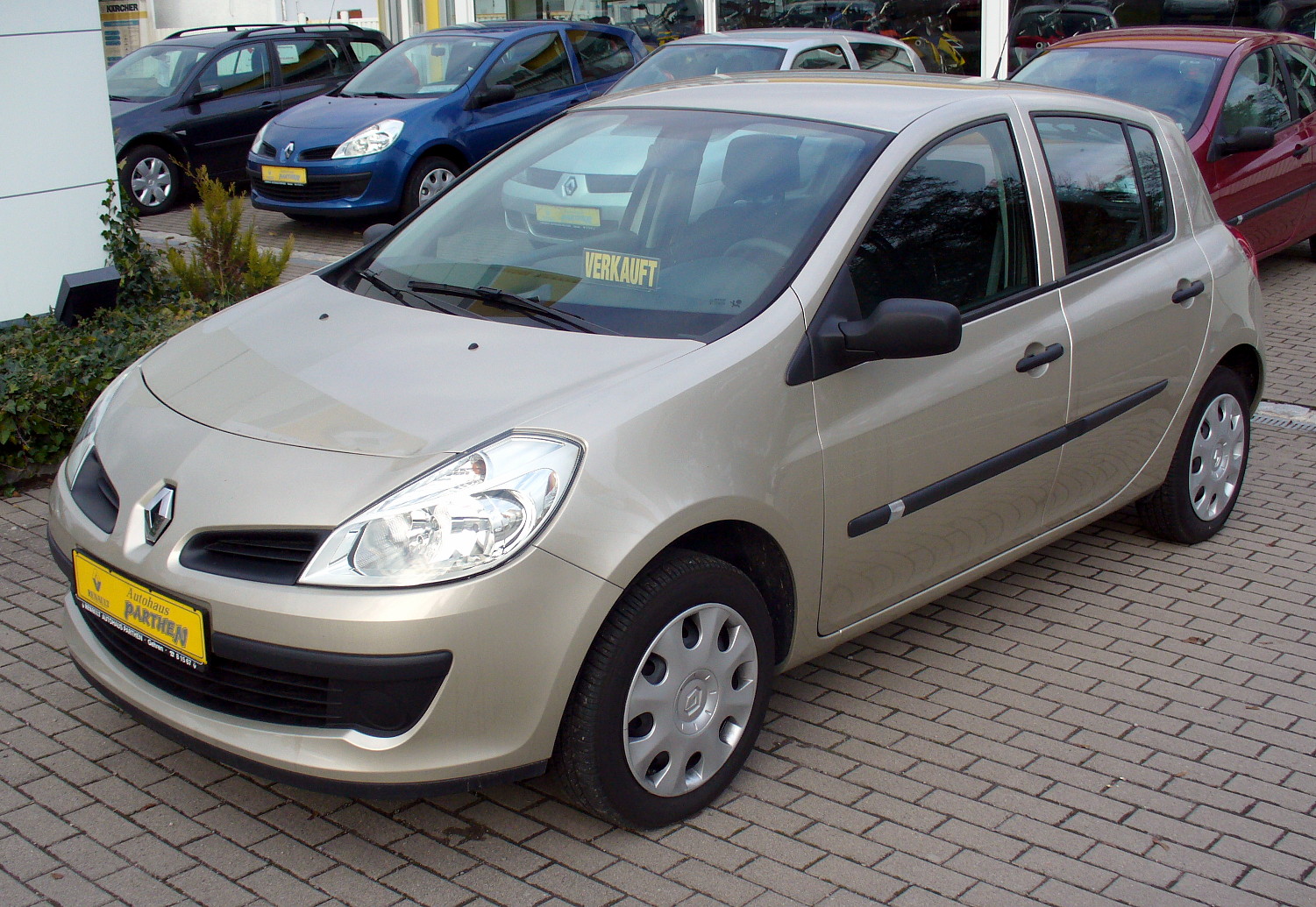 File:Renault Clio 3 - 2006.JPG - Wikimedia Commons