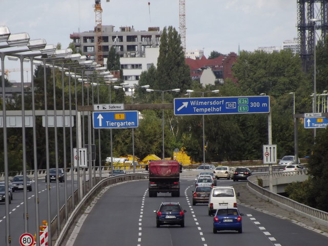 File:Steglitz - Staedtische Autobahn (Urban Motorway) - geo.hlipp.de - 28063.jpg