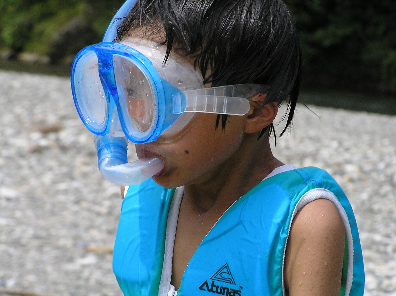 File Swimming Goggles And Snorkel Tube水中眼鏡とシュノーケル Jpg Wikimedia Commons