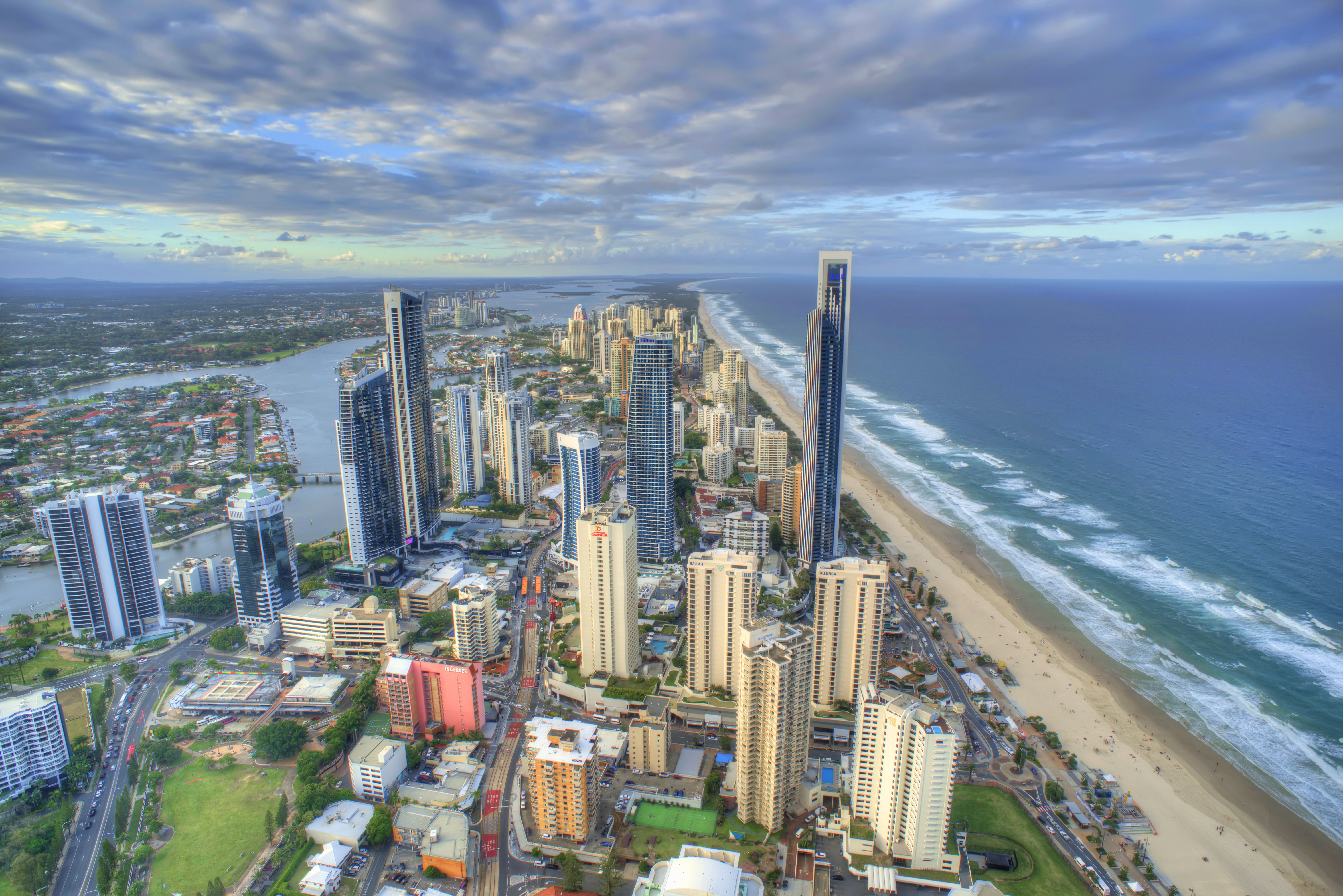 Квинсленд австралия. Голд-Кост Квинсленд. Gold Coast Australia Квинсленд небоскреб. Квинсленд золотое побережье. Брисбен Голд Кост.