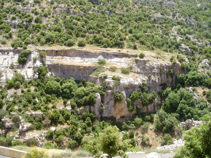 File:Trchich mountain - panoramio.jpg