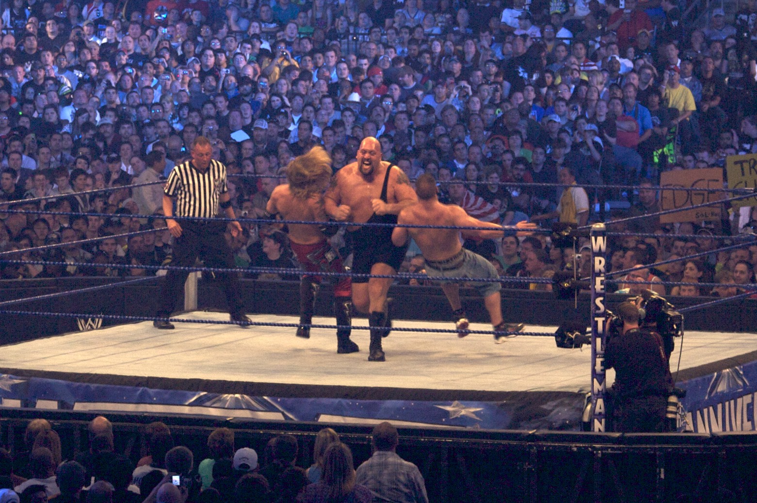 Ficheiro:Wrestlemania 28 Undertaker vs HHH.jpg – Wikipédia, a