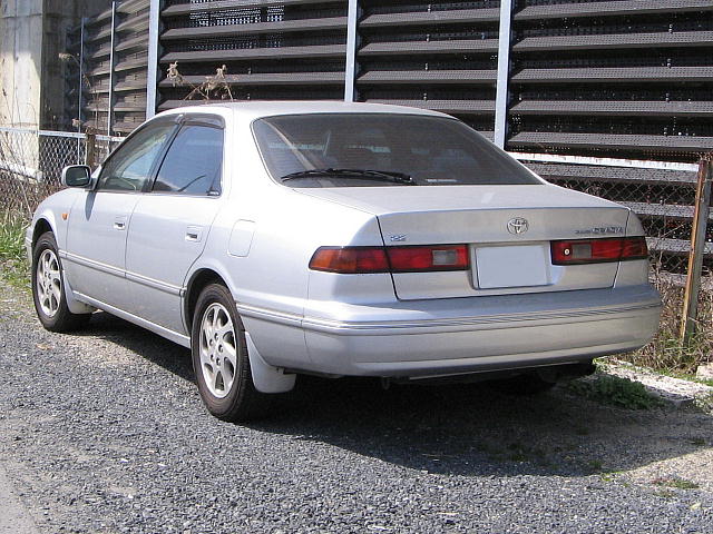 File:1996-2001 Toyota Camry Gracia (XV20) sedan rear.jpg - Wikipedia