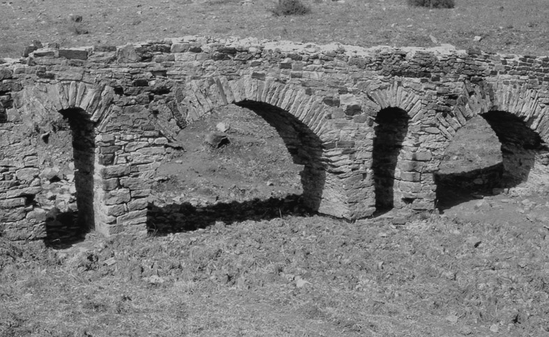 File:Arquería Baelo.jpg - Wikimedia Commons