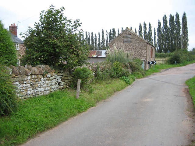 File:Barn and cottages, Strangford - geograph.org.uk - 963359.jpg