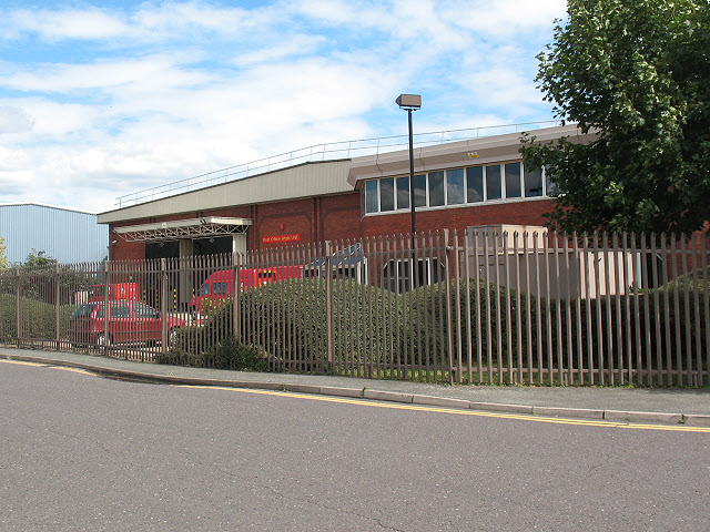 File:Bermondsey Royal Mail depot - geograph.org.uk - 1405308.jpg