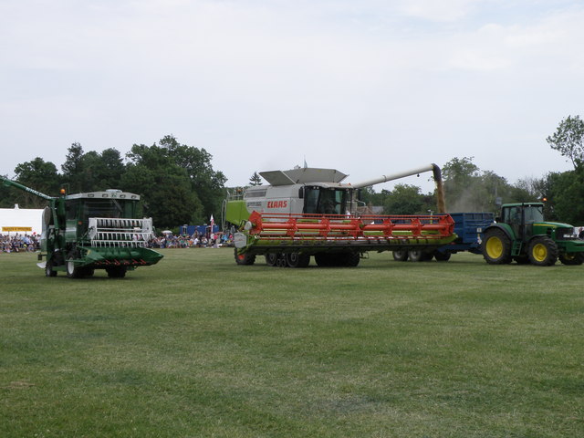 File:Both ends of the harvesting scale - geograph.org.uk - 2455665.jpg