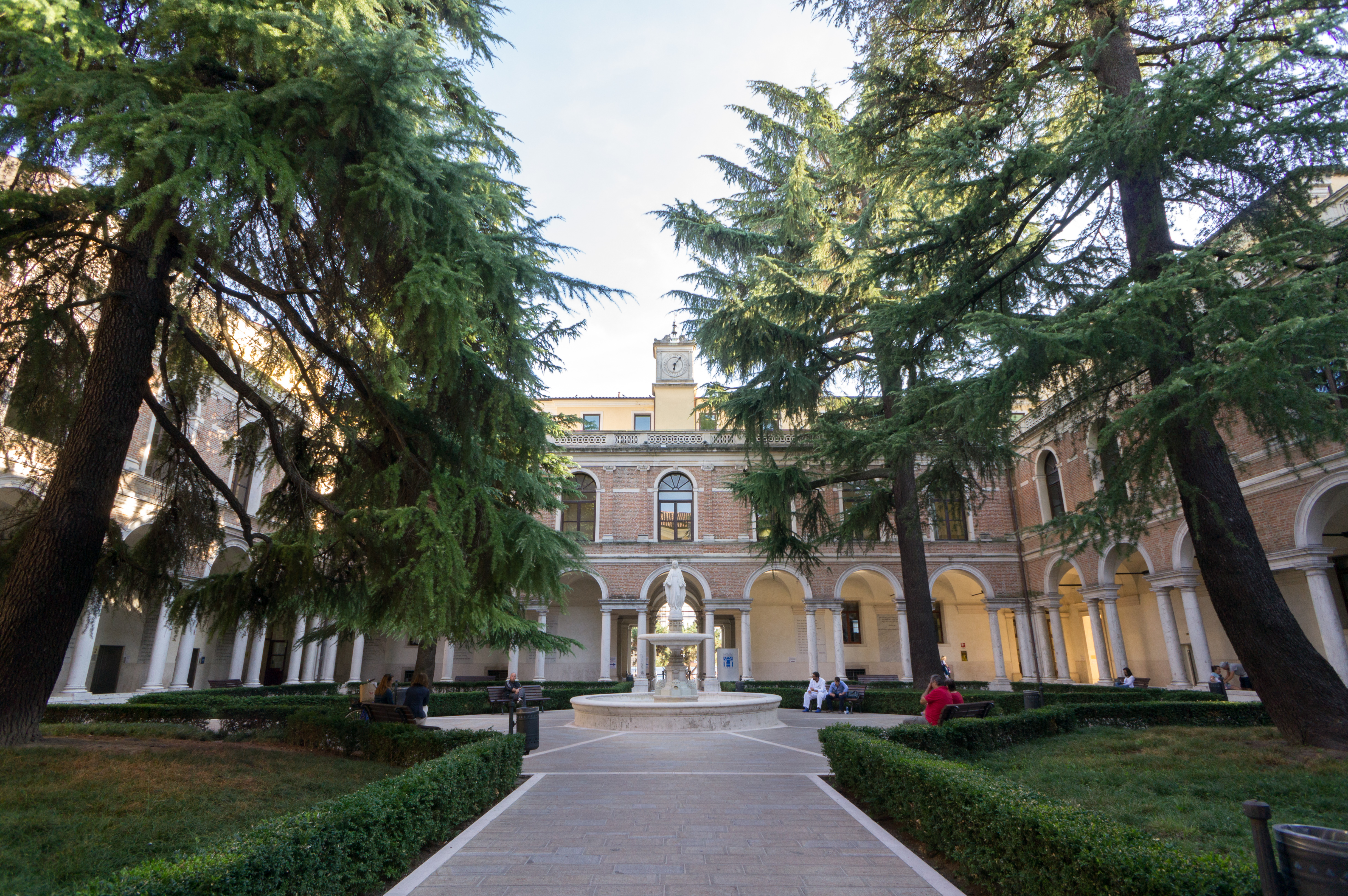 Ilario Montesi lo zuccherificio e le distillerie di Cagnola