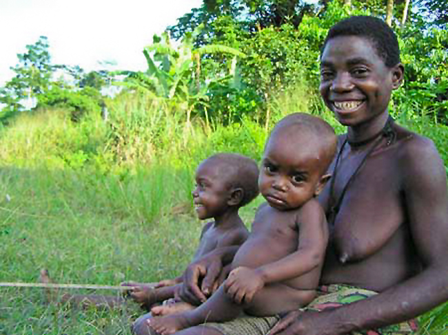 File:DR Congo pygmy family.jpg