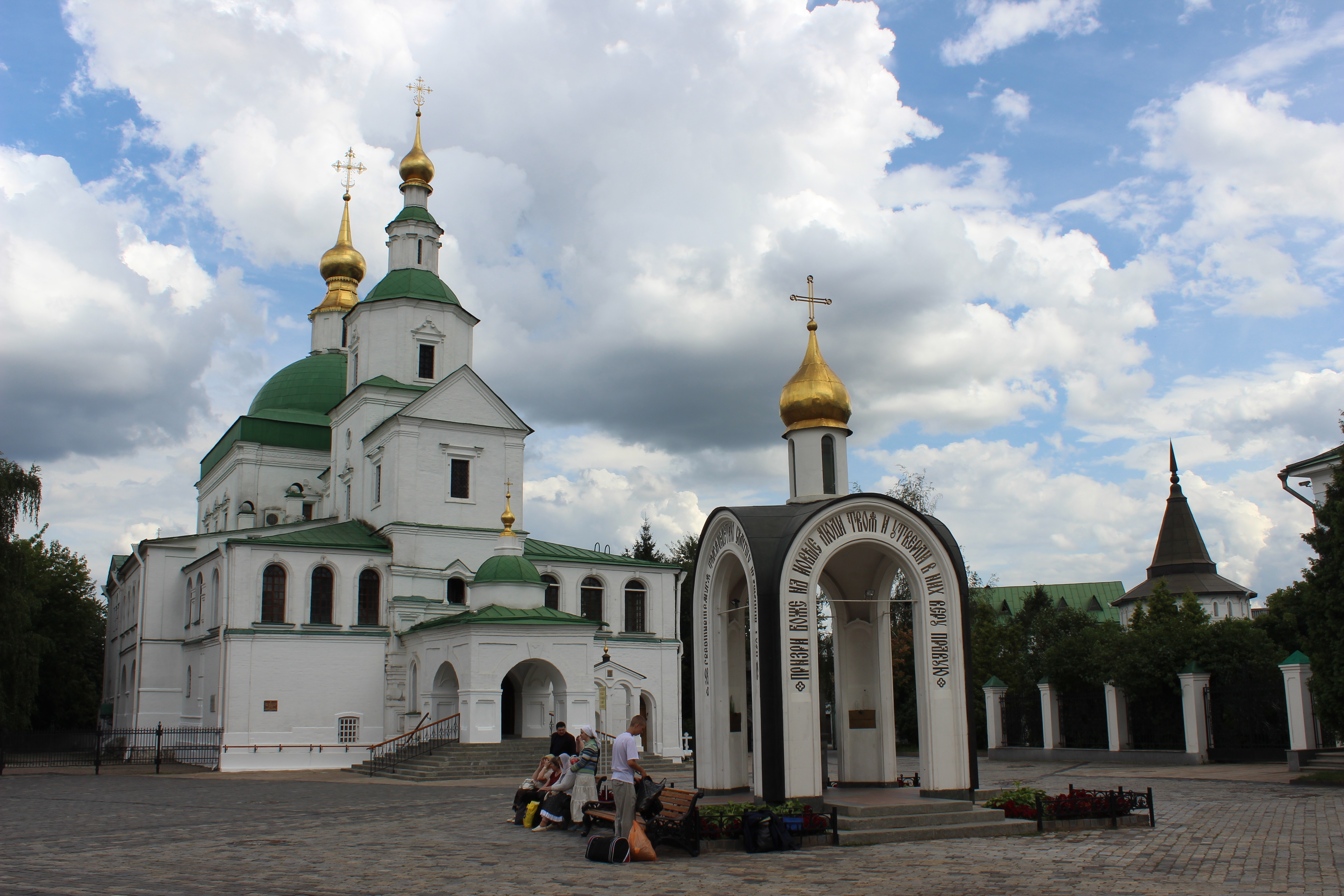 Храмы Даниловского монастыря в Москве