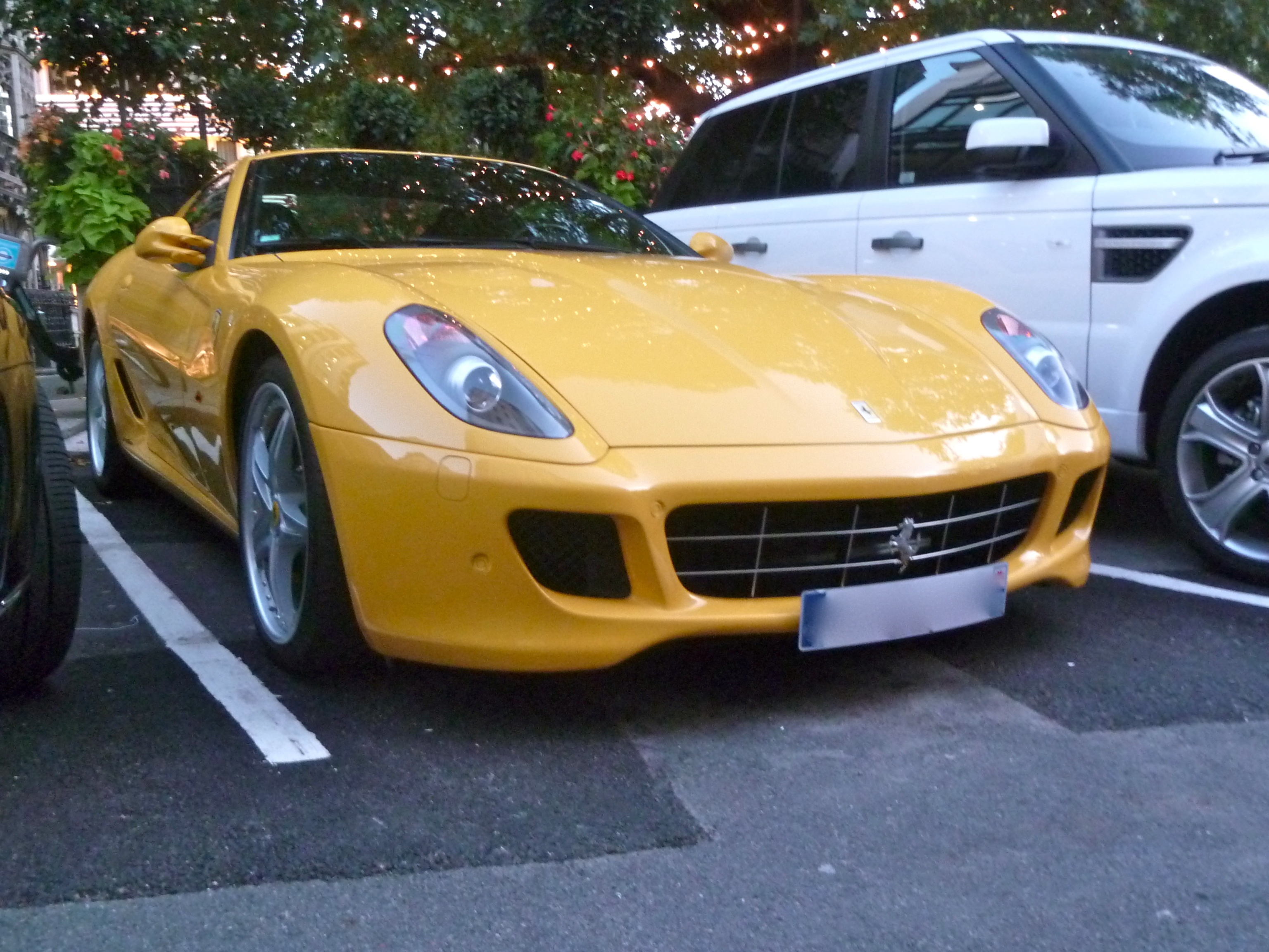 Ferrari 599 GTB из чистого золота