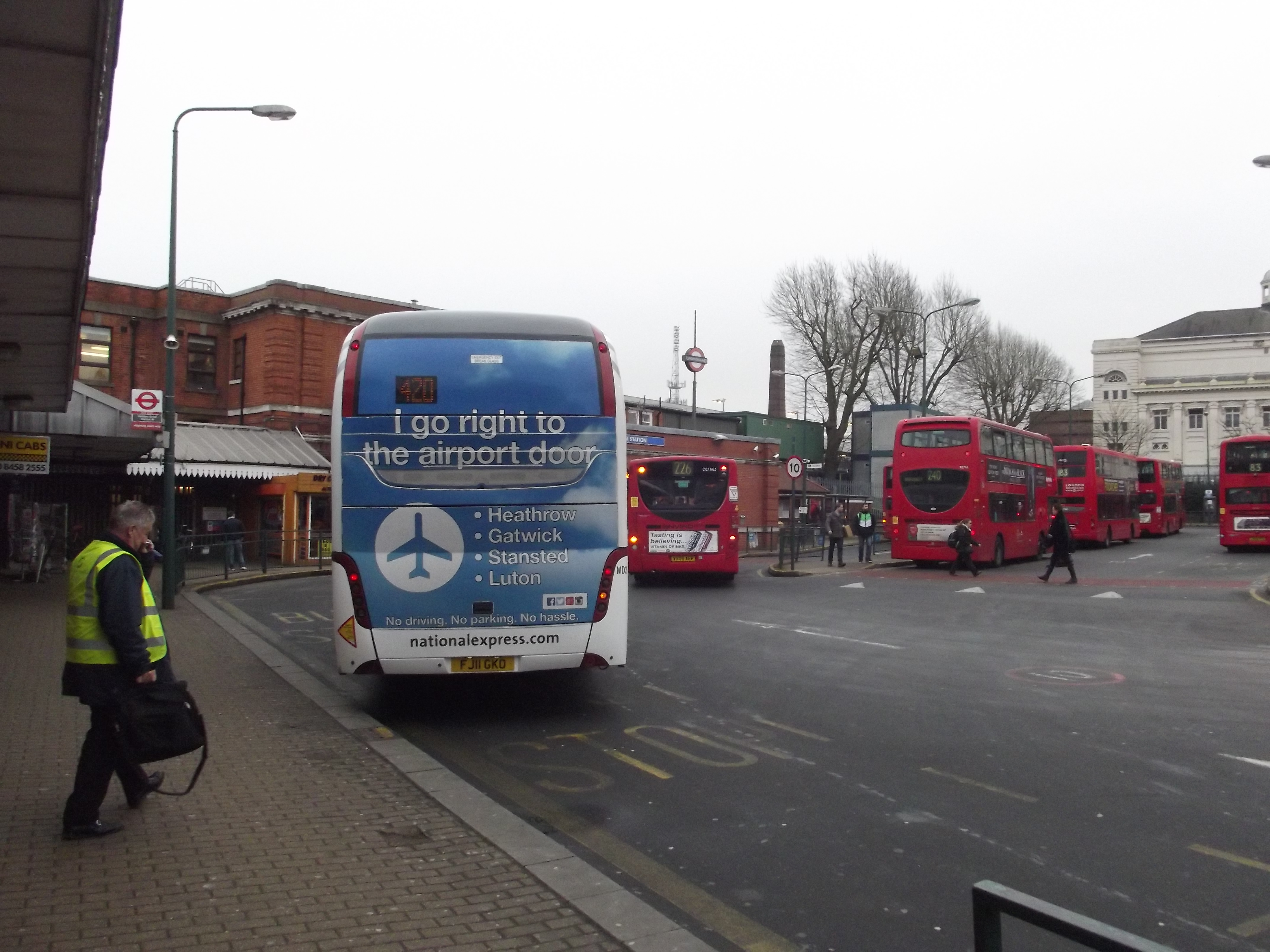 File:Golders Green Bus Station - National Express coach 420 from Birmingham  (16022196270).jpg - Wikimedia Commons