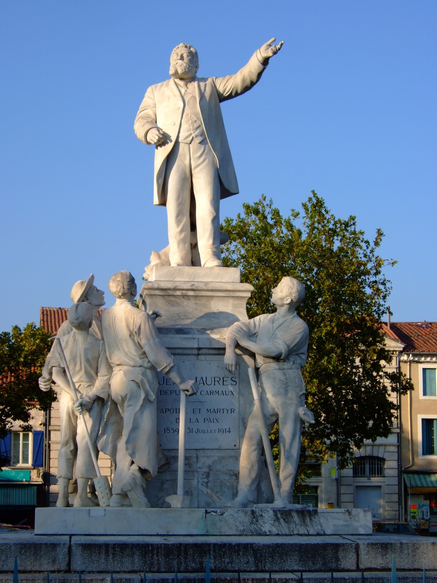 Monumento a Jaurès en [[Carmaux