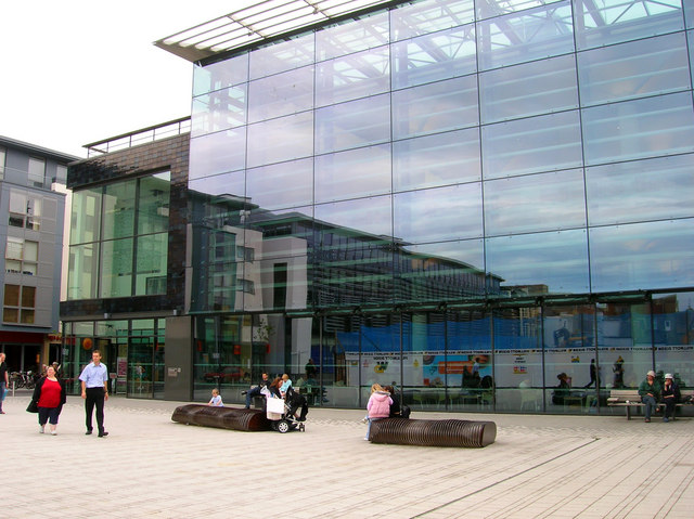 File:Jubilee Library, Jubilee Street - geograph.org.uk - 231185.jpg